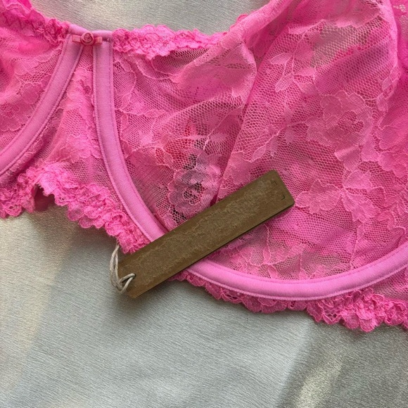 NWT SKIMS Stretch Lace Intimates Underwire Scoop Bra in PINK Size 46DD - Picture 3 of 5
